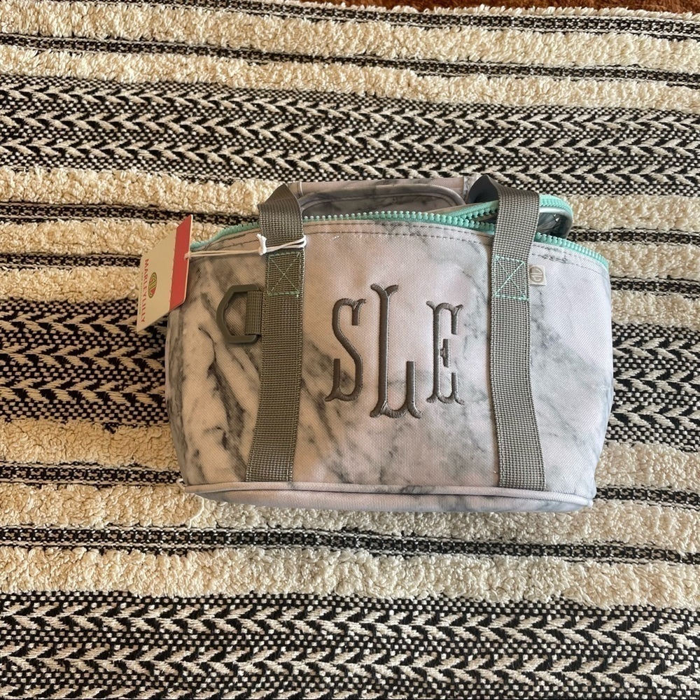 NWT Marley Lilly marble printed lunch box with monogram SLE